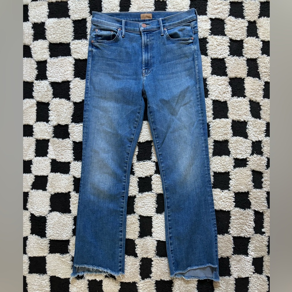 Mother - The Insider Crop Step Fray High Rise Jeans in Hey Sun - Picture 4 of 9